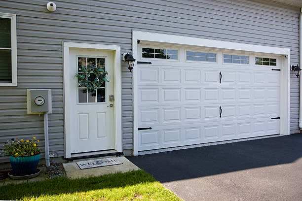 24/7 Emergency Garage Door Roller Replacement experts in Sparta, TN